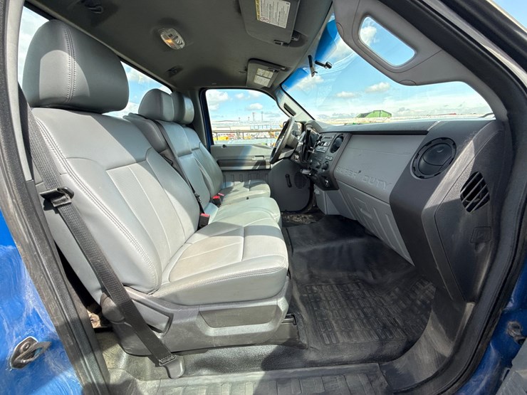 2015-ford-f550-image-33