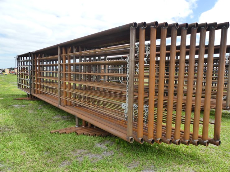 (10) 24' Free Standing Panels by DeMott Auction | Auction Resource