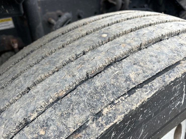 2017-massey-ferguson-8-image-82