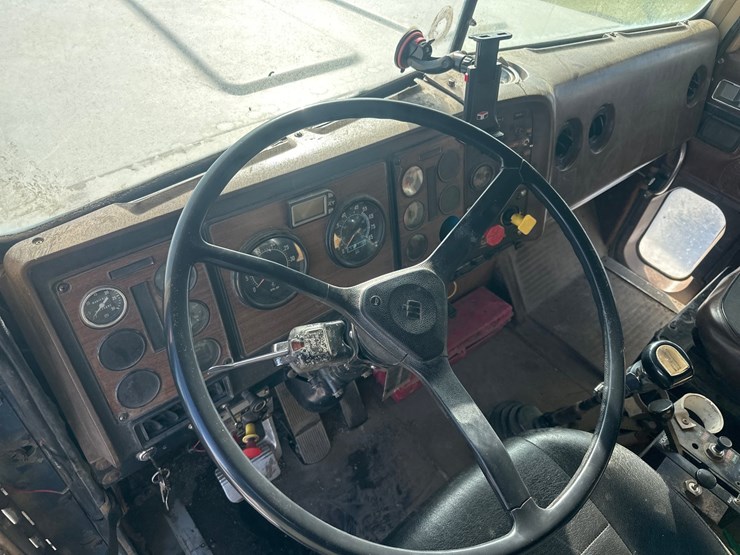 1986-international-f9370-image-24