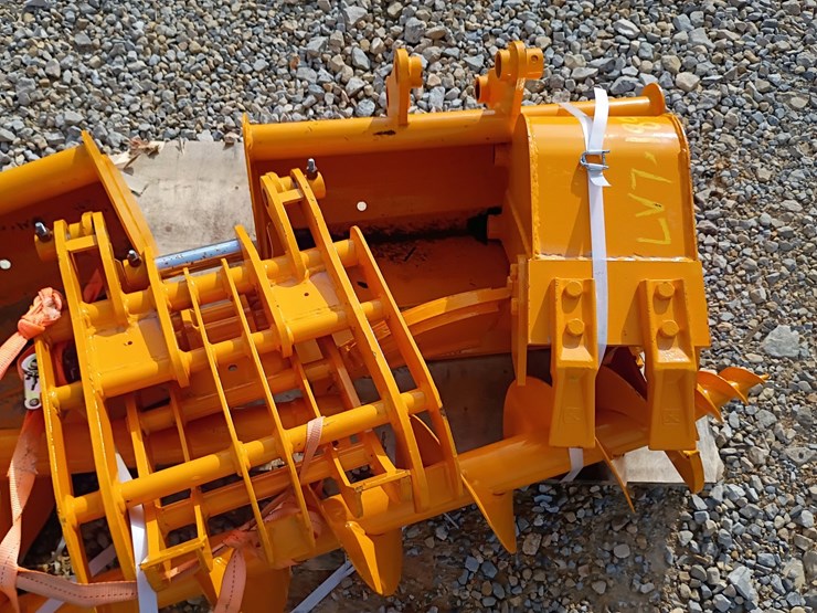 #23921-•-excavator-attachment-set-image-6