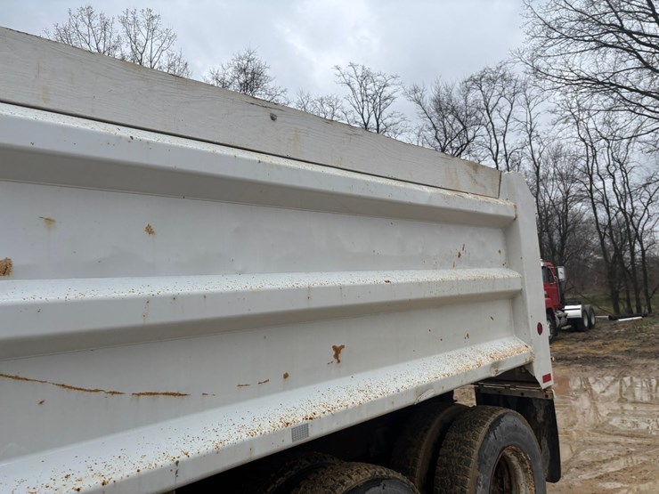 1997-ford-lt8000-image-52