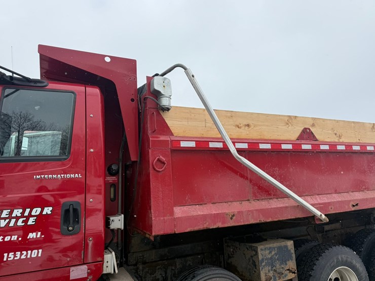 #1052-•-2007-international-7600sfa-tri-axle-dump-truck-image-11