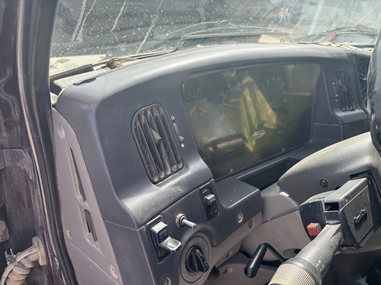 1999-sterling-l9513-image-40