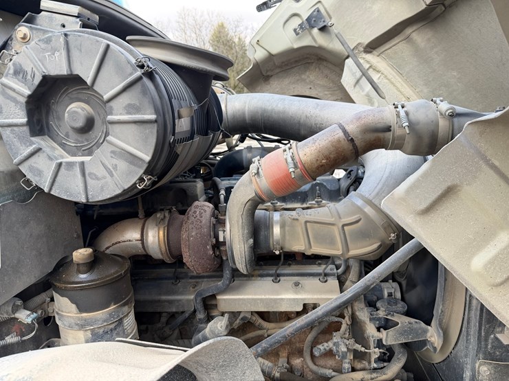 #1049-•-2005-mack-granite-tri-axle-dump-image-63