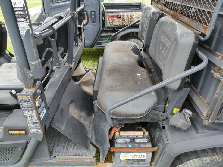 2009-kubota-rtvx1140-image-9