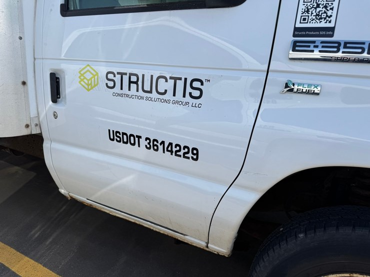 2010-ford-e350-image-13