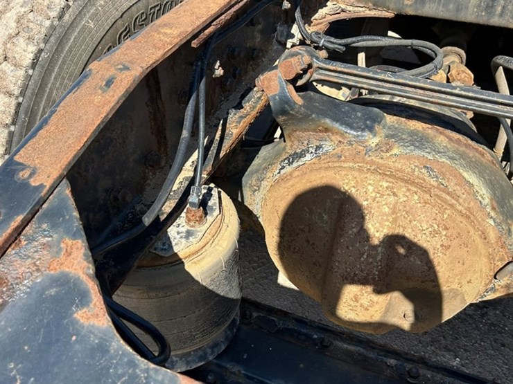 #1114-•-2005-western-star-tri-axle-heavy-haul-truck-tractor-image-14