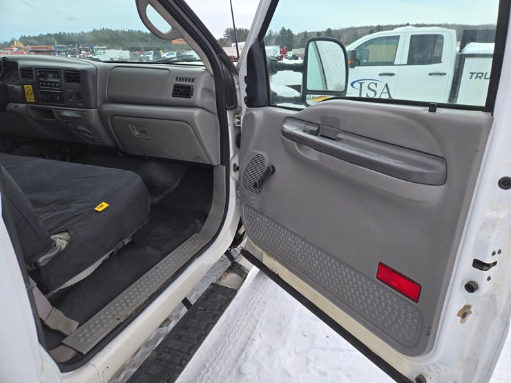 2001-ford-f350-image-31