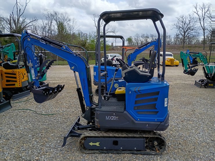 #24176-•-2025-agt-mx20r-mini-excavator-image-1