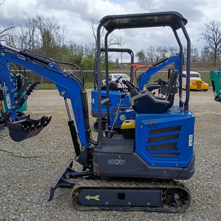 #24176 • 2025 AGT MX20R Mini Excavator