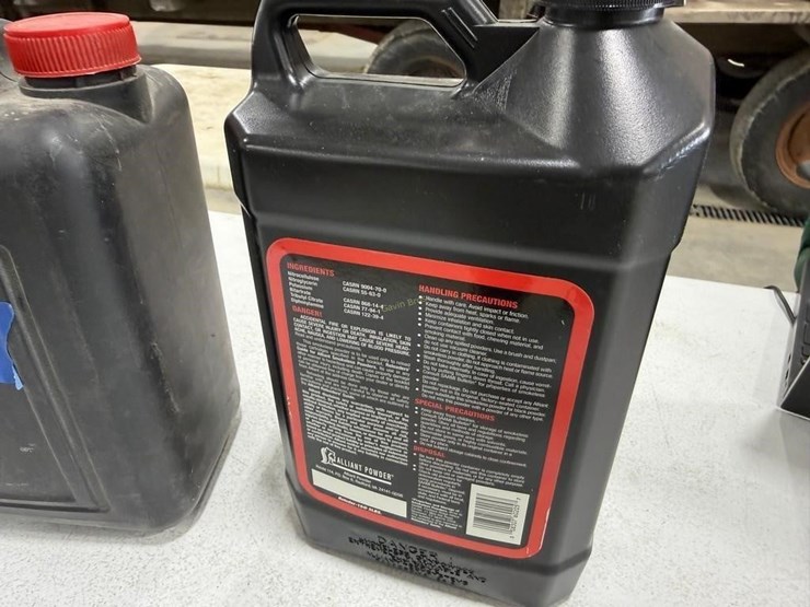 full-jug-of-loose-powder-&-reloader-15-powder-image-4
