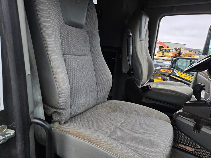 2017-kenworth-t680-image-70