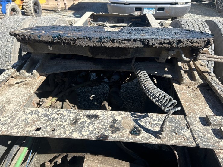 2005-massey-ferguson-8-image-23