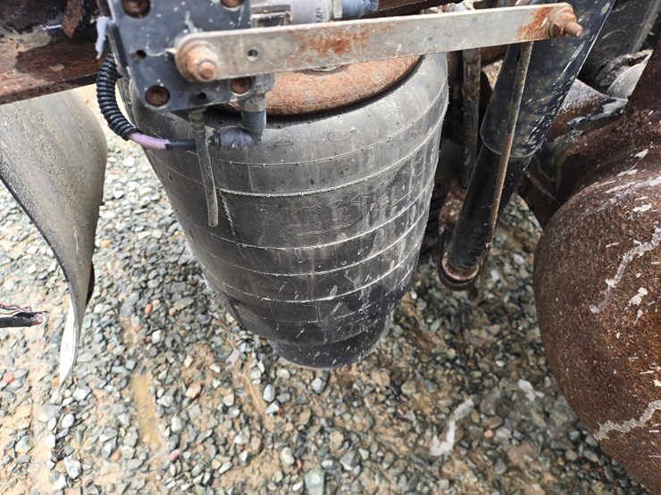 2007-peterbilt-387-image-46