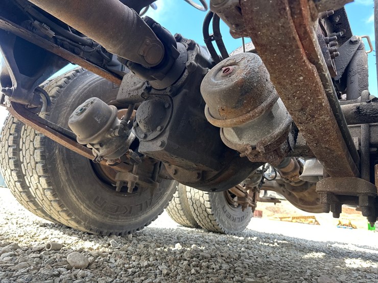 2001-caterpillar-c15-image-32