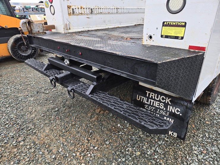 2011-ford-f550-image-26