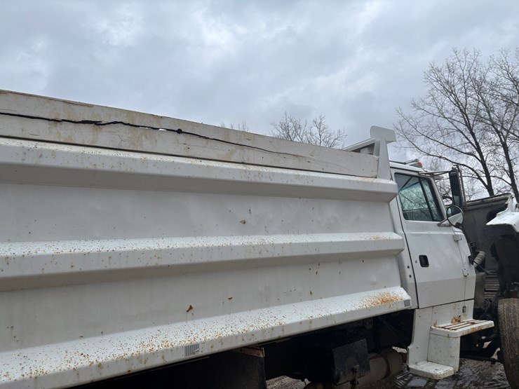 1997-ford-lt8000-image-59