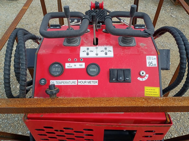 #23946-•-2025-agt-ysrt14-mini-skid-steer-image-12