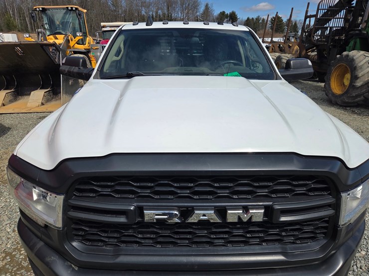 2019-dodge-3500hd-image-13