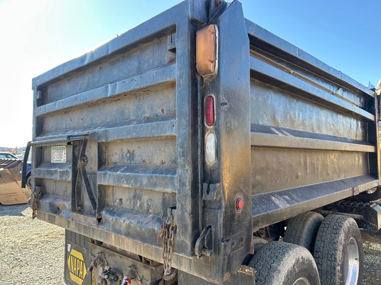 2006-international-7400-image-17