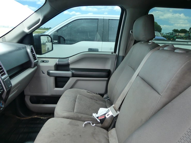 2016-ford-f150-xlt-image-12