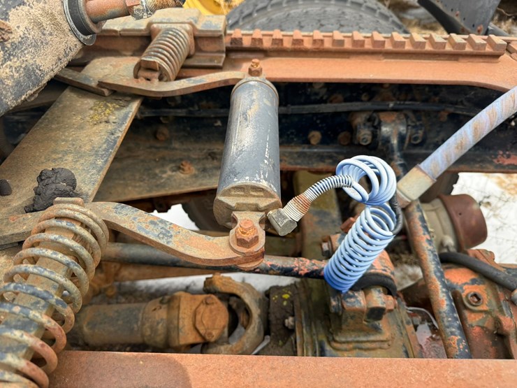 #1117-•-volvo-whitegmc-day-cab-truck-tractor-image-41