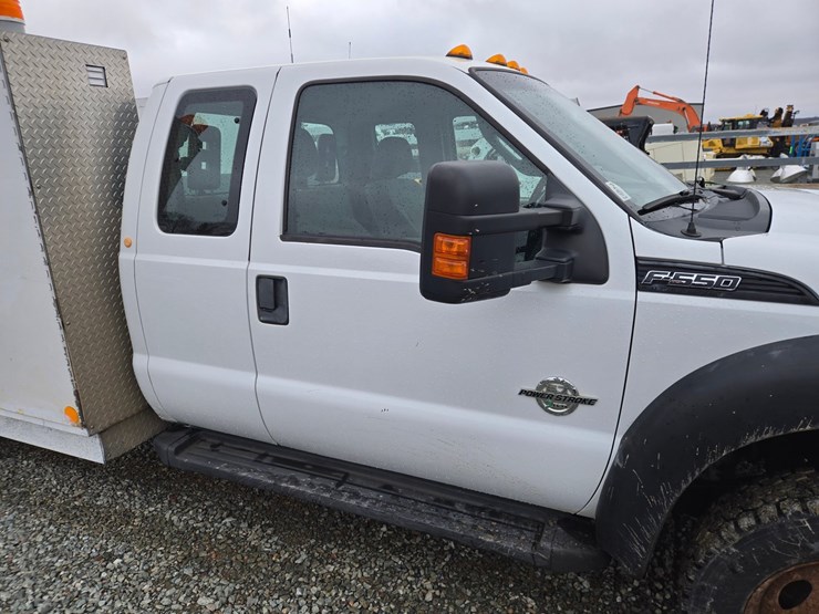 2011-ford-f550-image-13