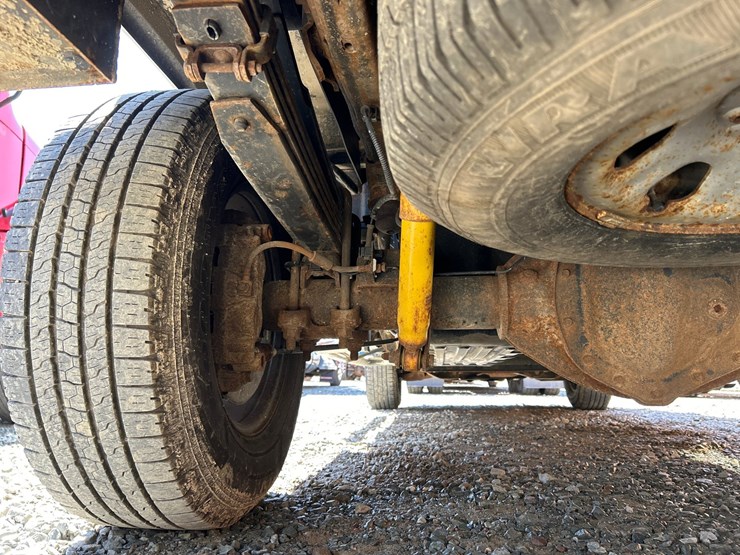 2018-chevrolet-3500-image-36