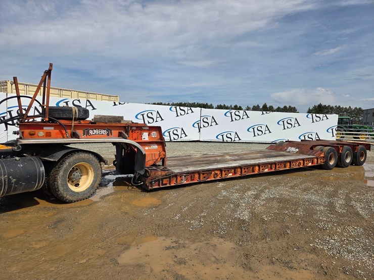 1975-massey-ferguson-8-image-1