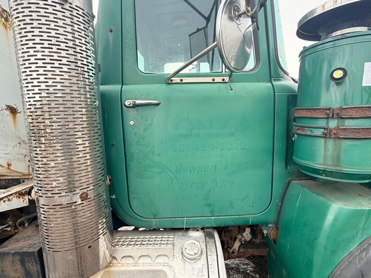 1999-mack-dm690-image-16