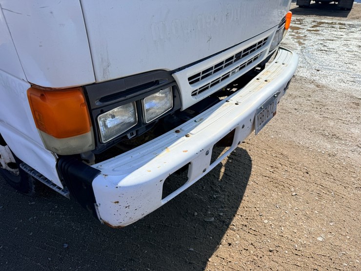 2001-isuzu-npr-image-14