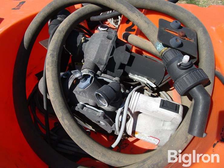 poly-liquid-totes-w/pumps-image-14