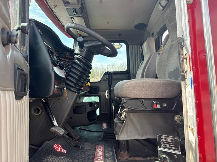 2005-kenworth-t800-image-59