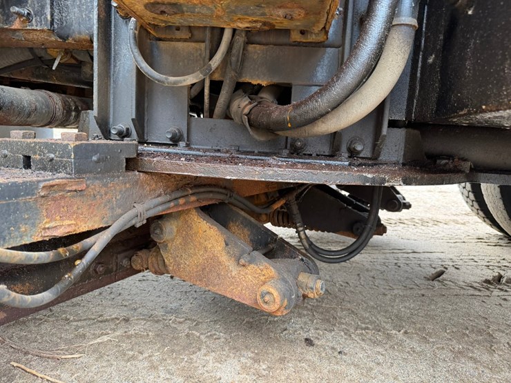 #2168-•-2001-sterling-4x2-snow-plow-truck-image-45