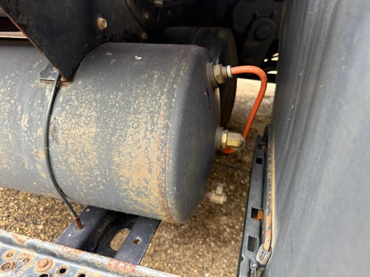 2012-international-7400-image-58