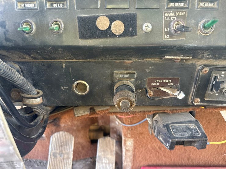 1986-international-f9370-image-26