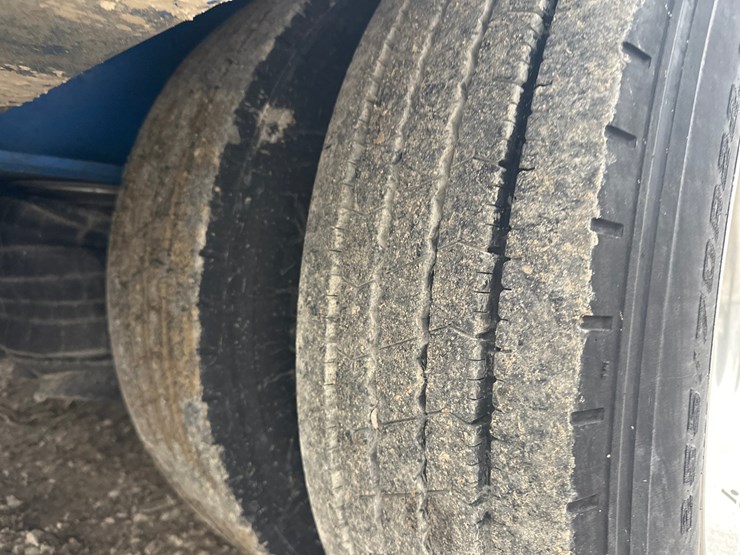 2022-globe-lowboy-image-47