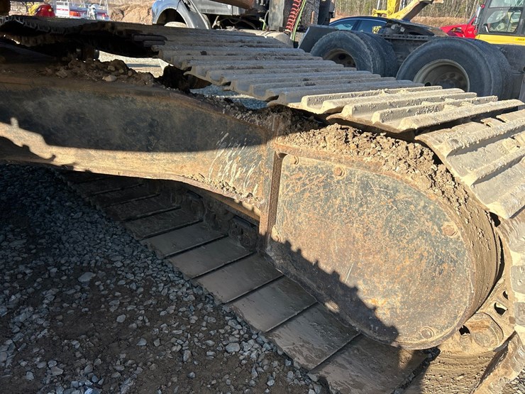 2021-hitachi-zx225-image-78