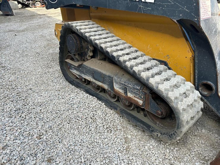 2021-deere-325g-image-12