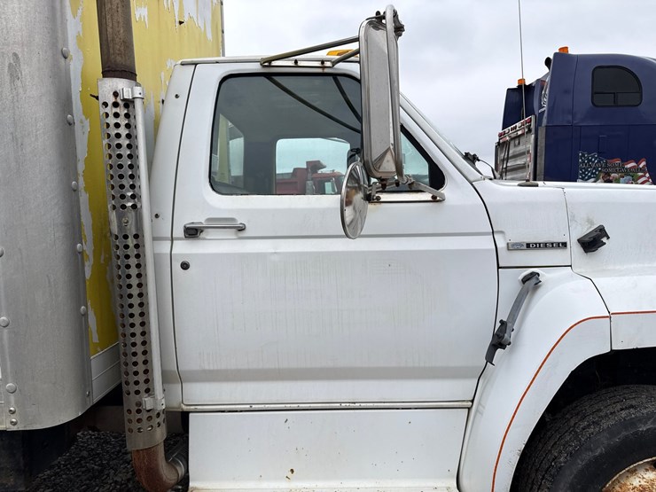 1993-ford-f700-image-10