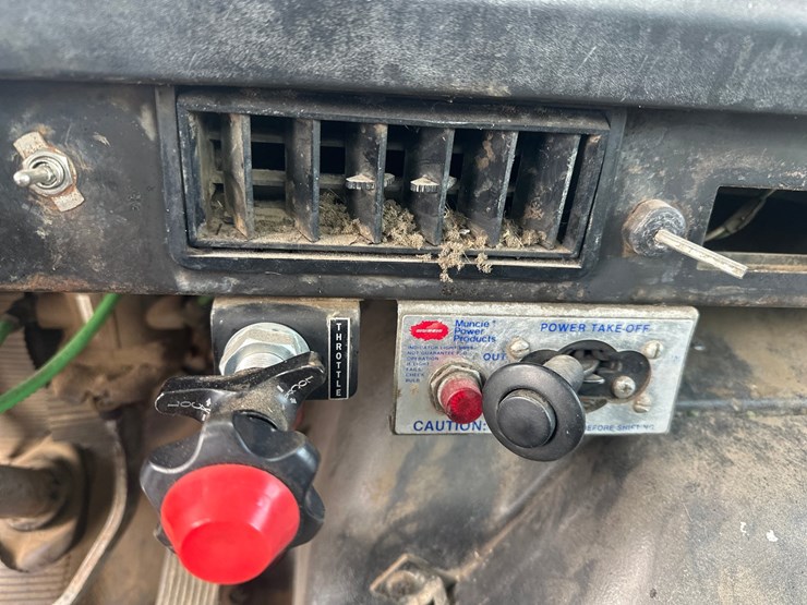 1995-international-8100-image-58