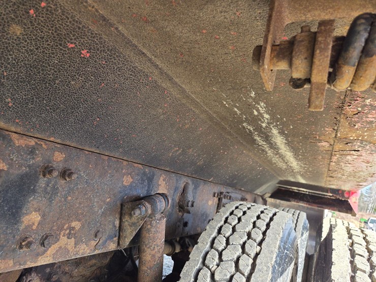 2005-massey-ferguson-8-image-30