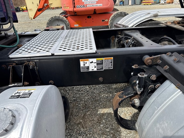 2019-kenworth-t680-image-36