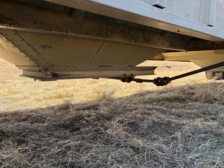 1980-cornhusker-800c-hopper-trailer-image-12