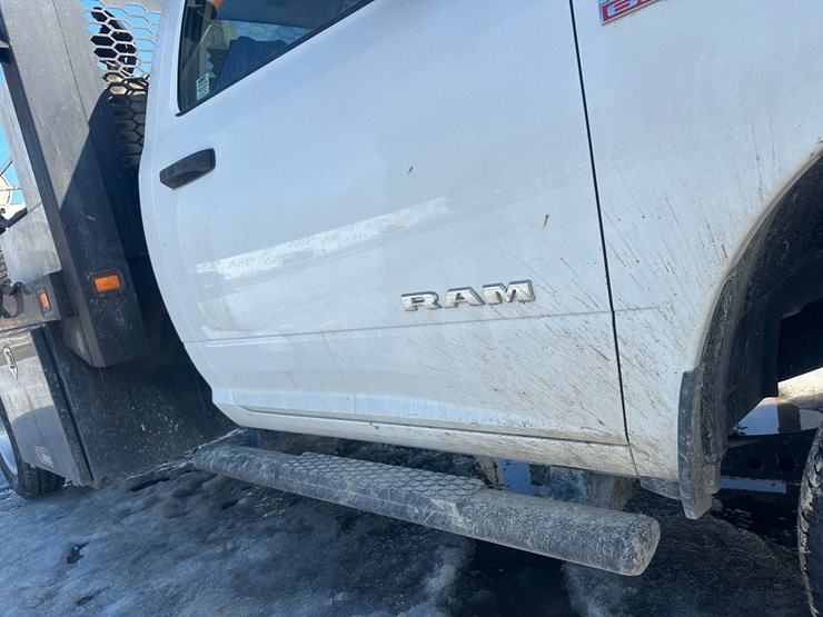 2020-dodge-3500-image-13