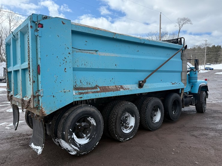 #1056-•-1989-mack-quad-axle-dump-truck-image-5
