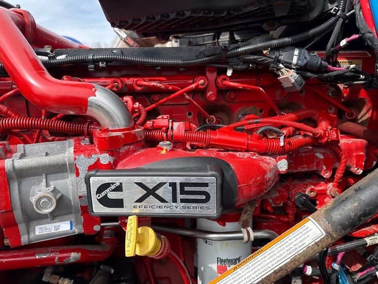 2019-kenworth-t680-image-16