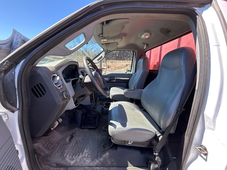 2023-ford-f750-image-47