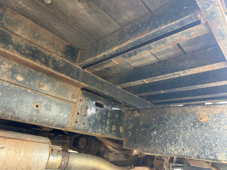 2000-gmc-t6500-image-58